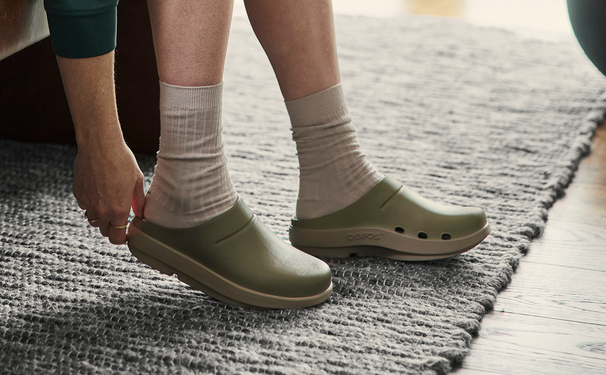 Women'S OOcloog Stacked Clog - Foliage - Image 9